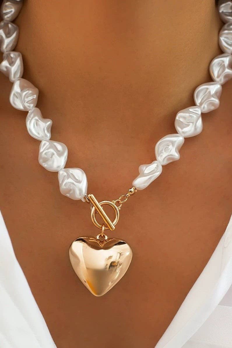 #725 PEARL BEADED HEART CHARM TOGGLE NECKLACE