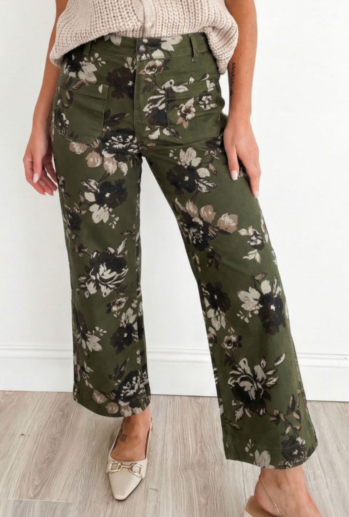 #739 Green Floral Square Pocket Raw Hem Jeans