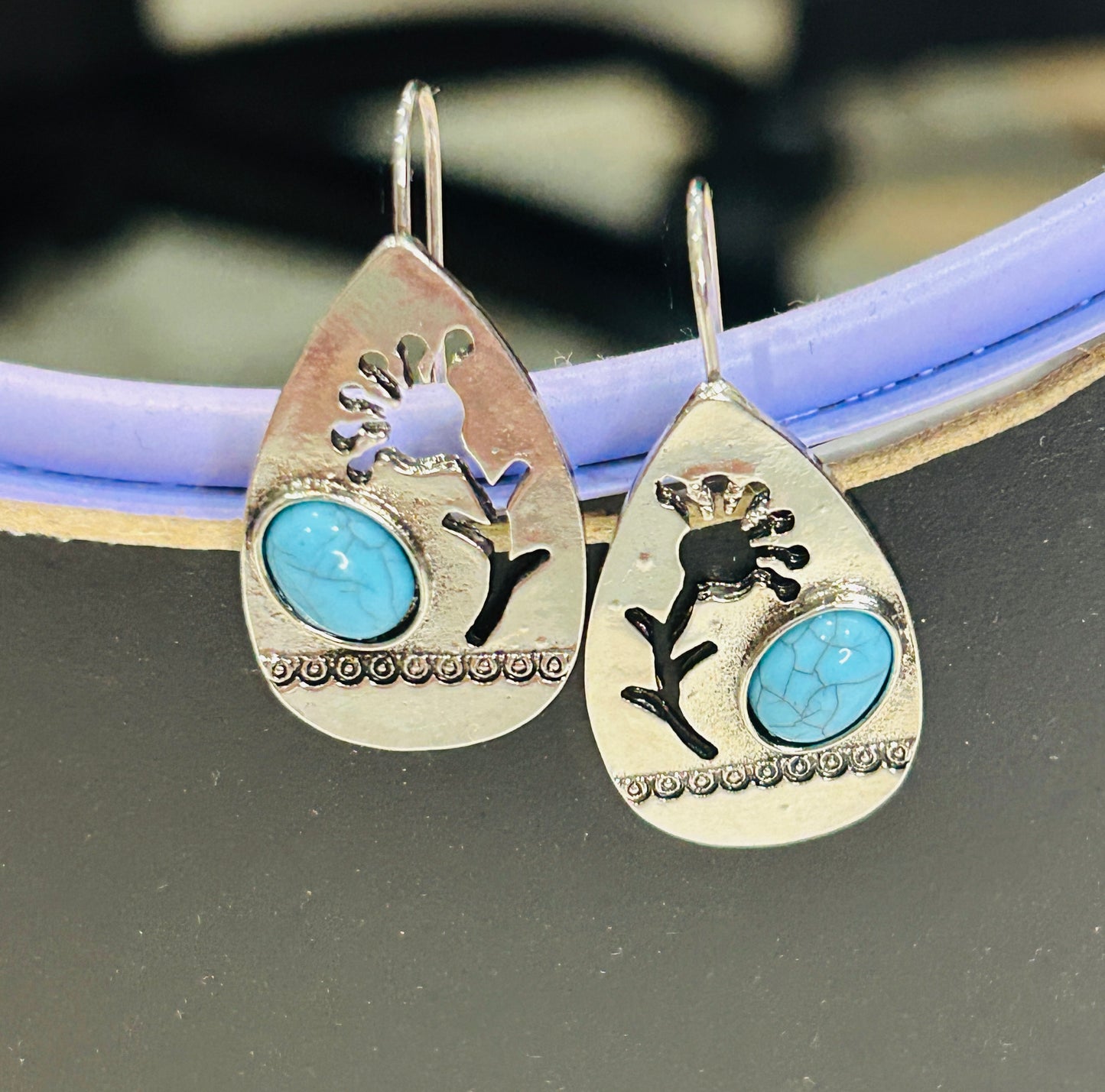 #452 Western dangle earrings