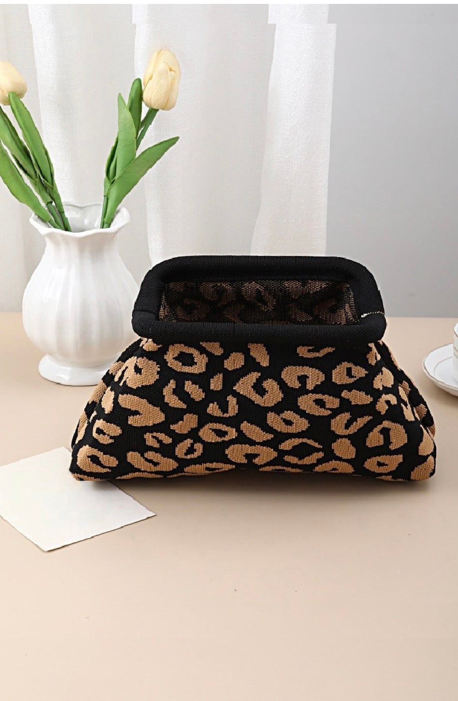 #1098 Clasp Clutch Bag