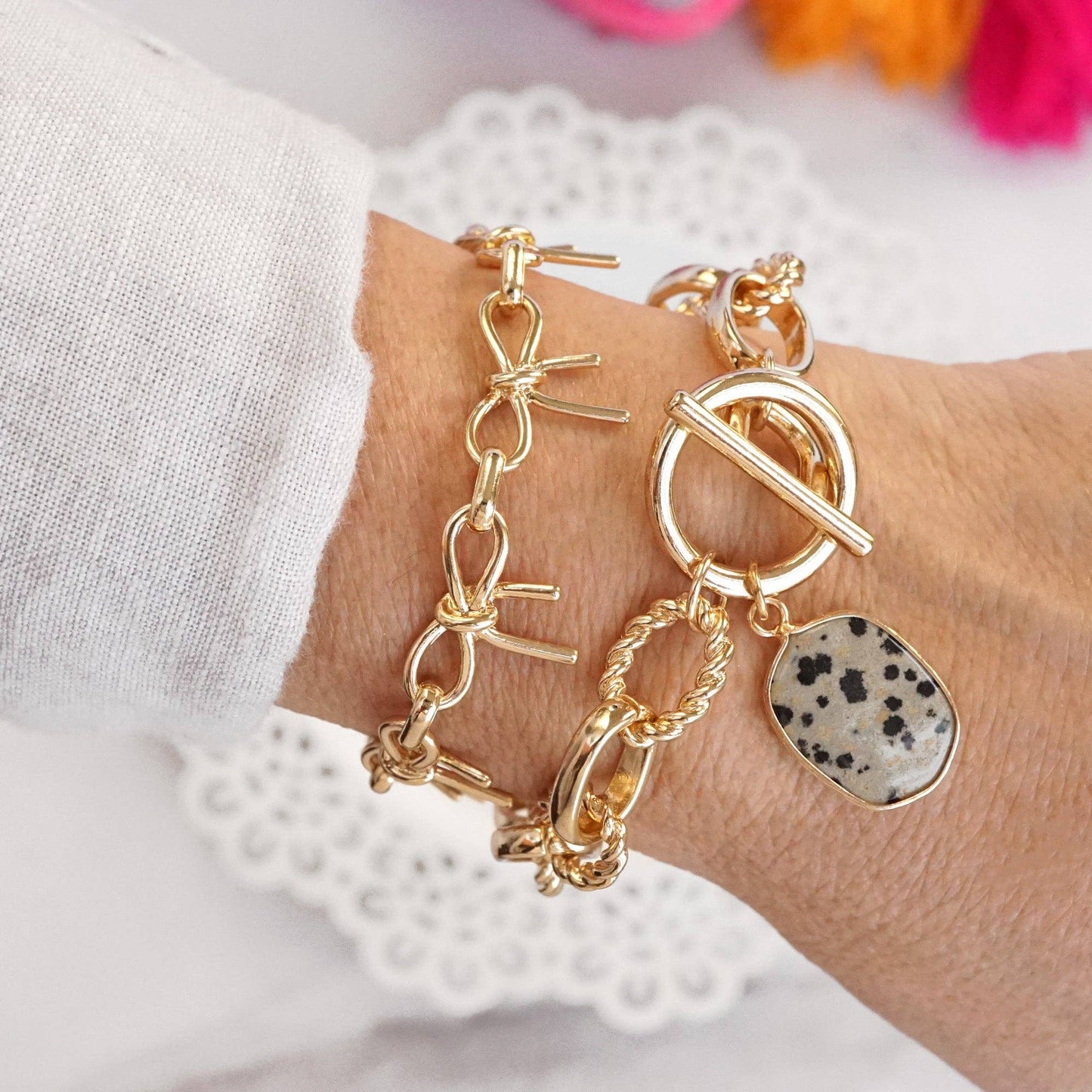 #396 Bow Link Bracelet Gold Tone