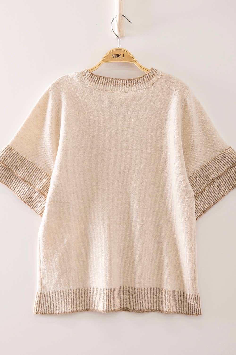 #1118 Short Sleeve Contrast Detail Sweater