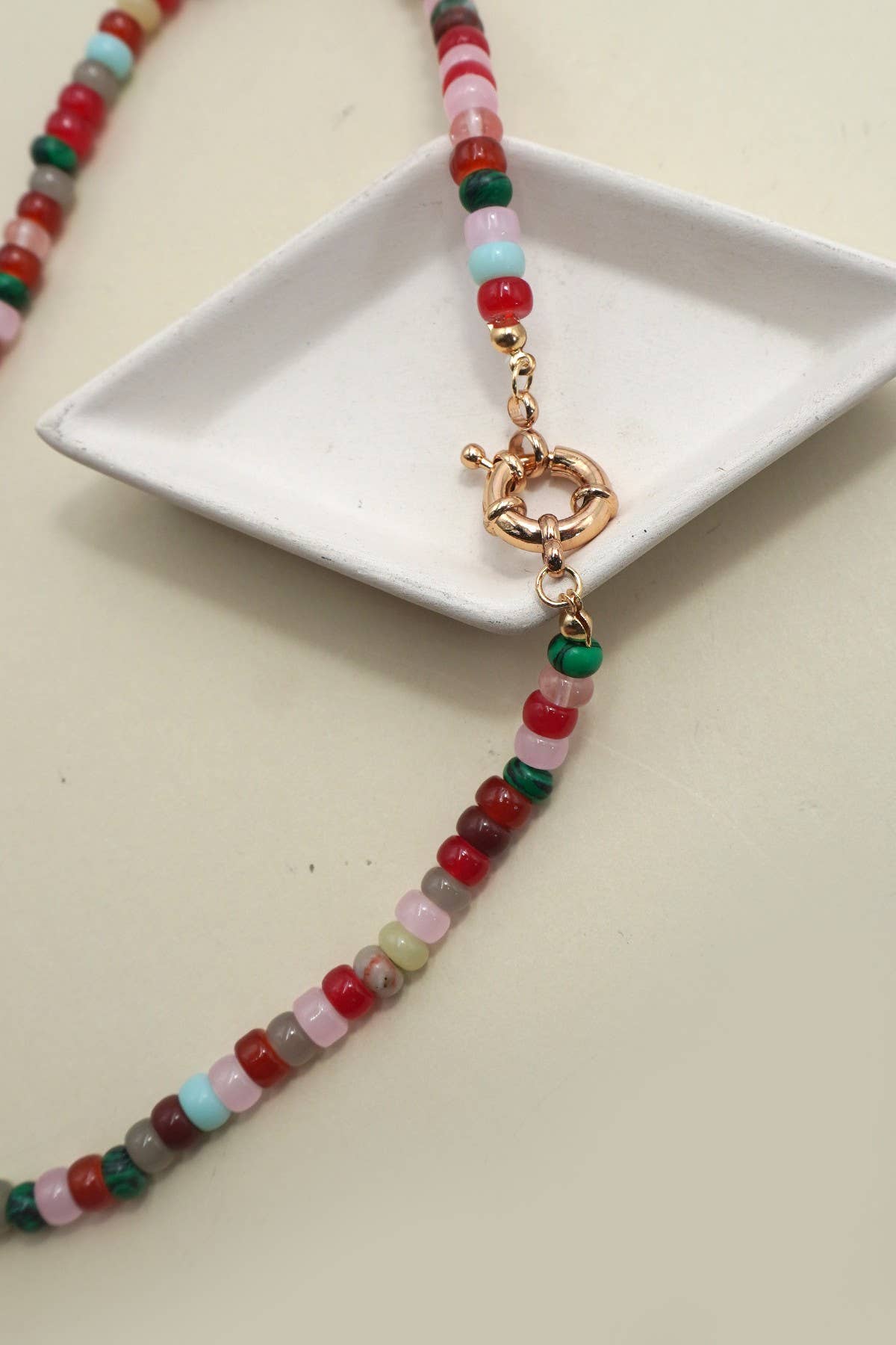 NATURAL STONE CHARM  SPRING CLASP BEADED NECKLACE | 40NK9467