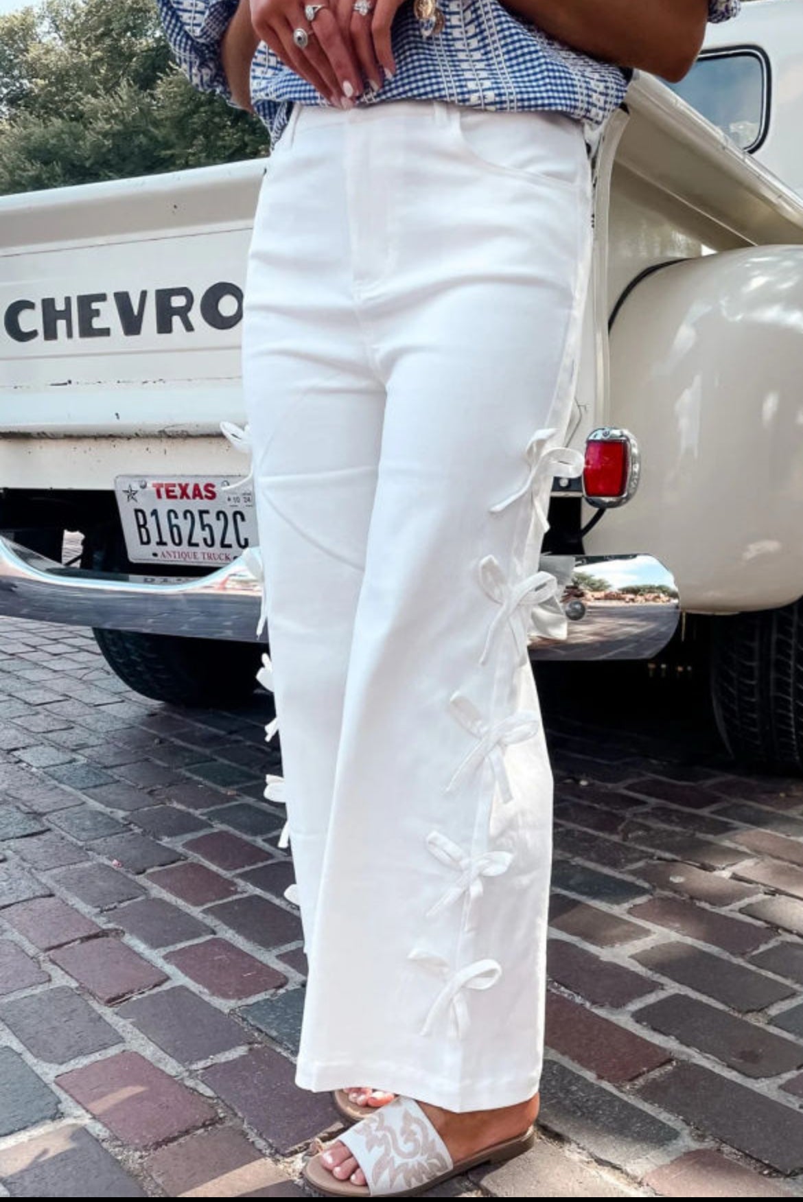 #572 White Bow Knot Straight Leg Loose Jeans