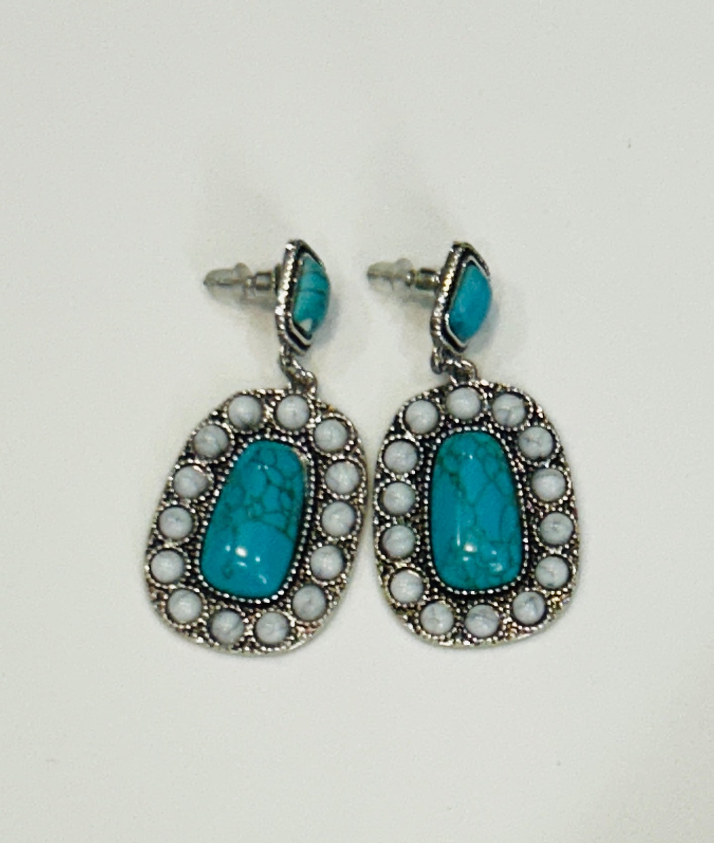 #452 Western dangle earrings
