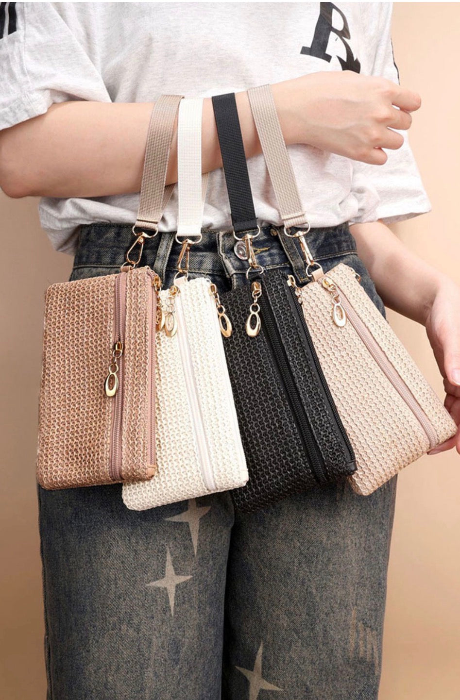 #872 BOHO WOVEN STRAW WRISTLET WALLET BAG