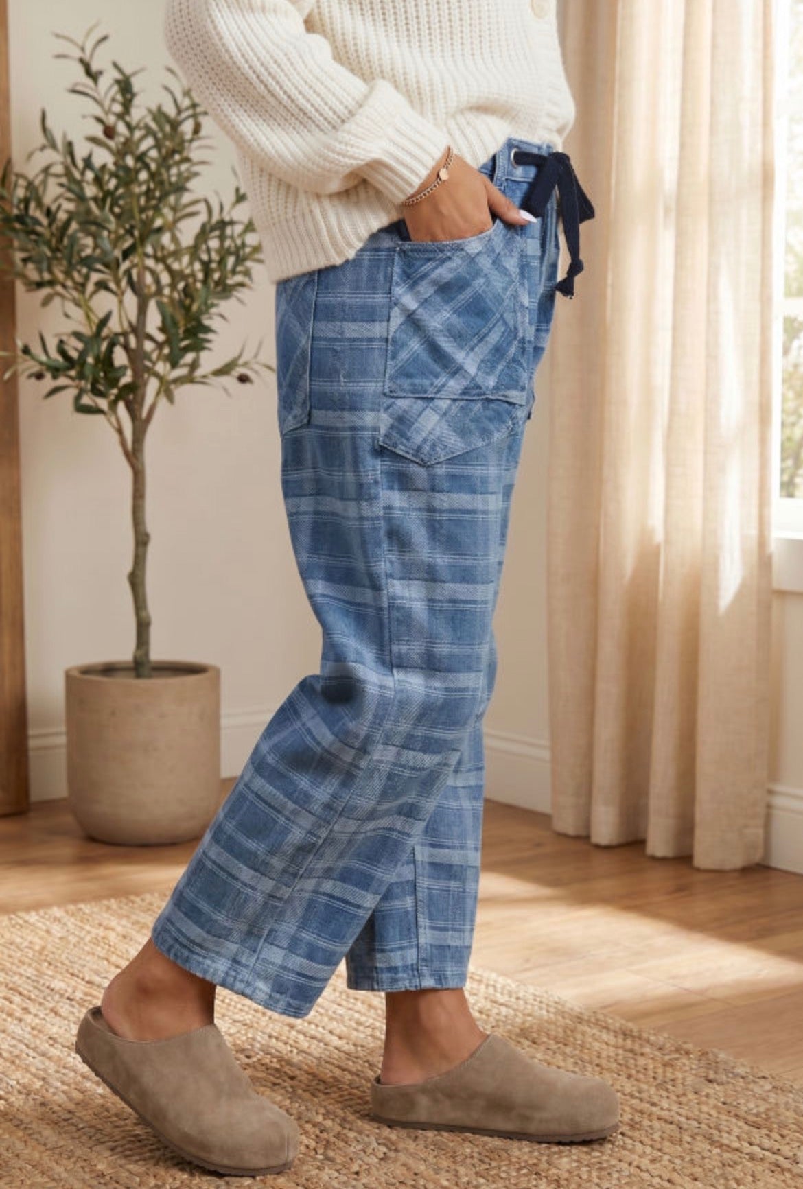 #1016 Plaid Denim Grommet Drawstring Waist Ankle-Length Jeans