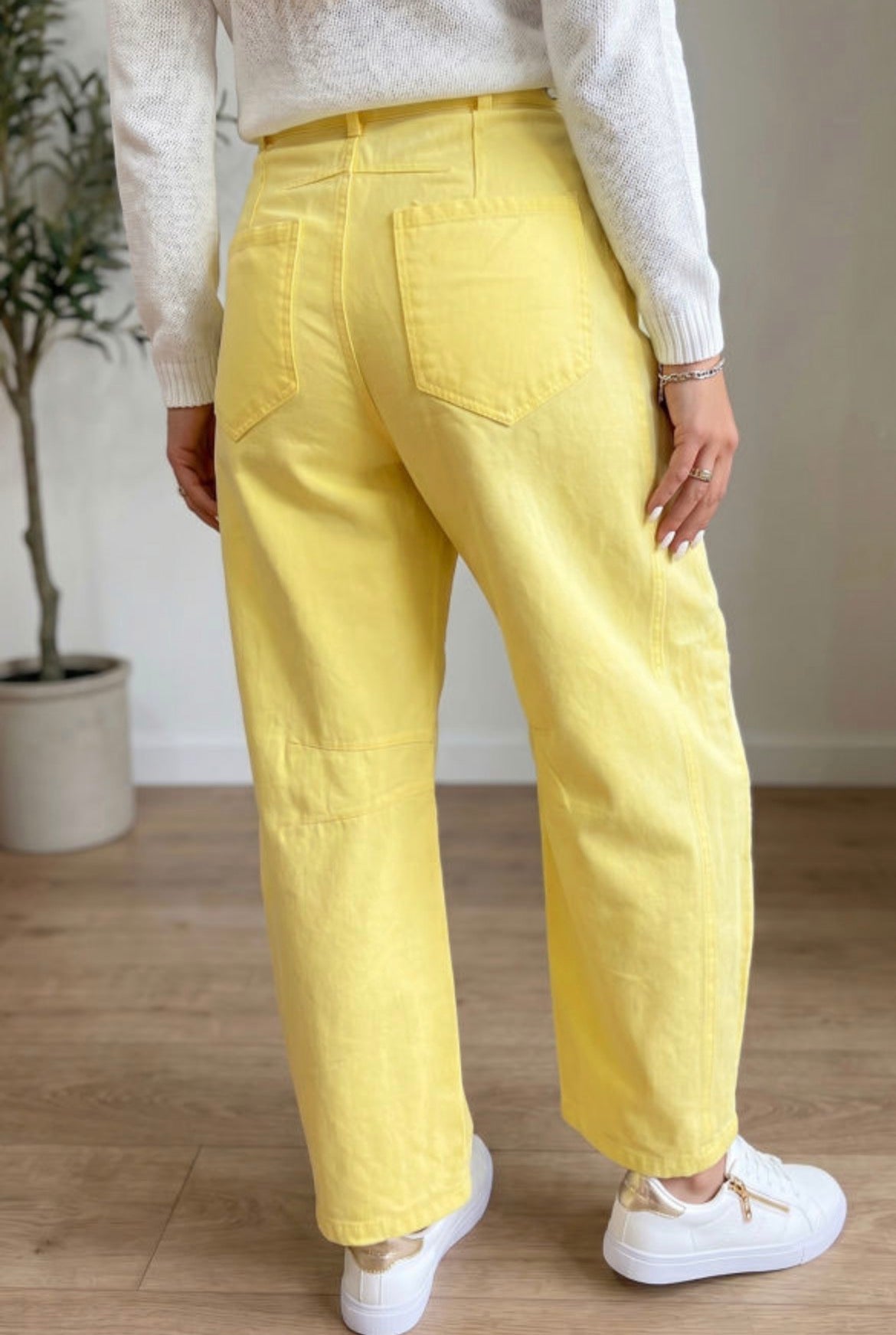 #1075 Yellow Barrel Jeans
