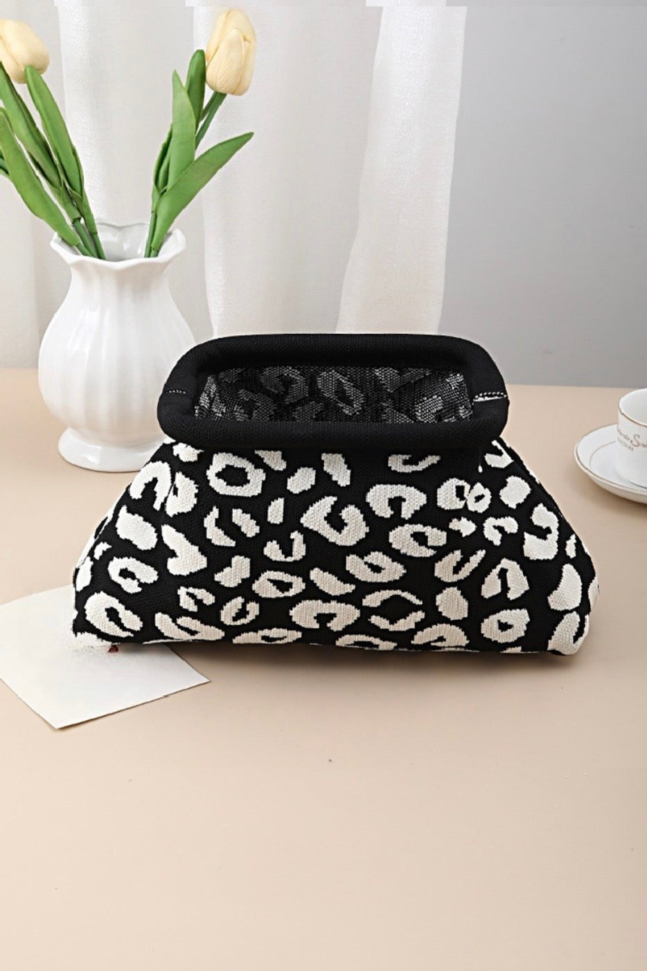 #1098 Clasp Clutch Bag