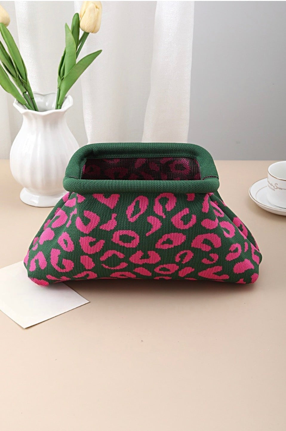 #1098 Clasp Clutch Bag