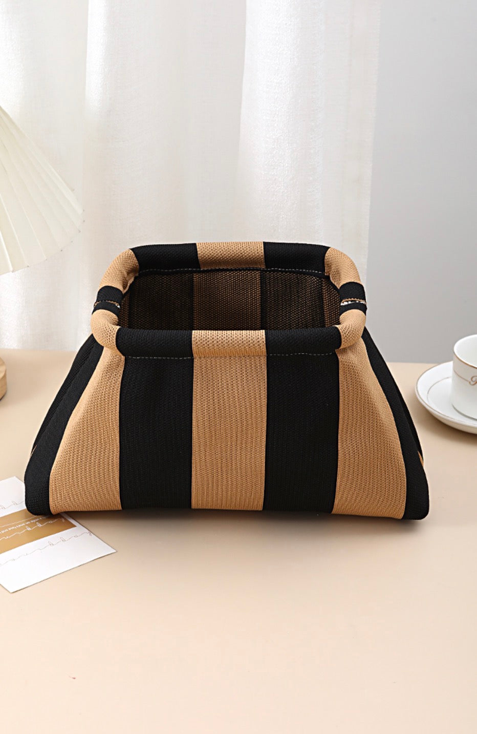 #1098 Clasp Clutch Bag