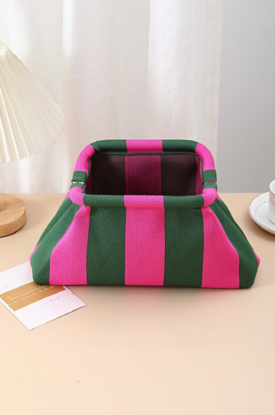 #1098 Clasp Clutch Bag
