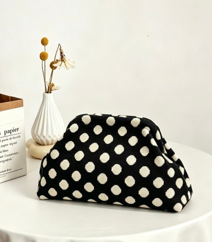 #1098 Clasp Clutch Bag