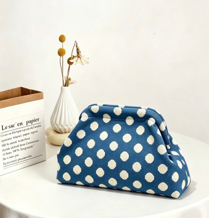 #1098 Clasp Clutch Bag