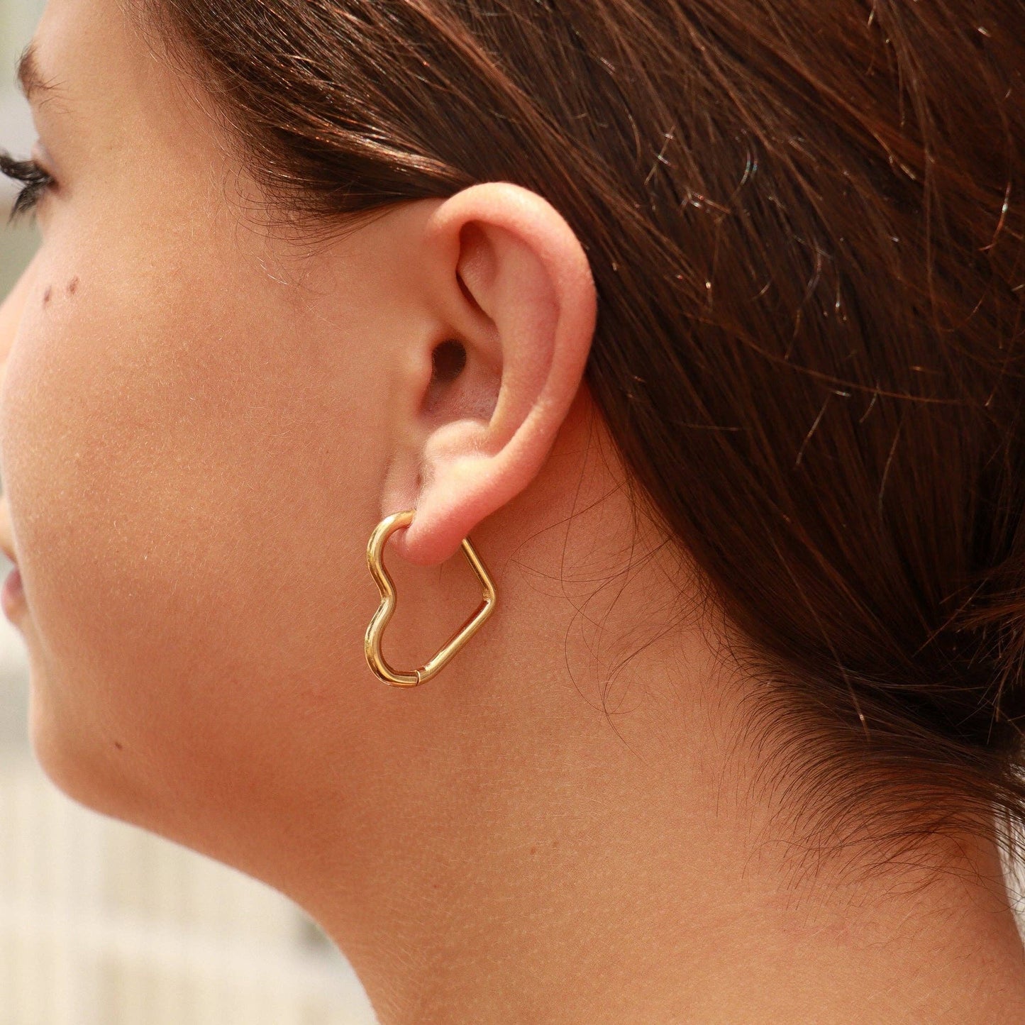 #322 18K Gold PVD Stainless Steel Heart Hoop Earrings / ERJ0007